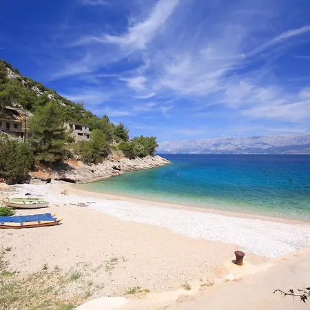 Robinson Josip Apartment *