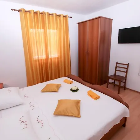 Robinson Josip Appartement *